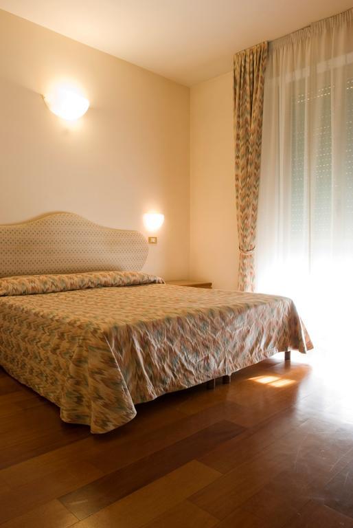 Standard Double or Twin Room,258080417:JPEG